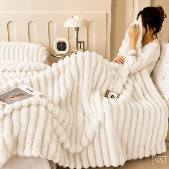 White Flannel Plush Blanket | 150 x 200cm | Fluffy Warm Cosy Throw with Ultra-Soft Fleece + Machine Washable Care | Boston | Bed, Sofa And Couch Blanket | The Sofa Shop (Copy)