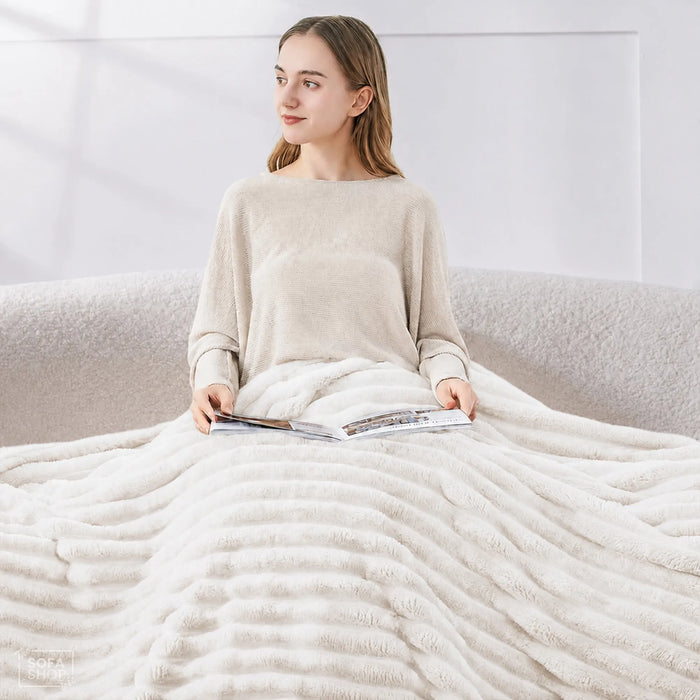 White Flannel Plush Blanket | 150 x 200cm | Fluffy Warm Cosy Throw with Ultra-Soft Fleece + Machine Washable Care | Boston | Bed, Sofa And Couch Blanket | The Sofa Shop (Copy)