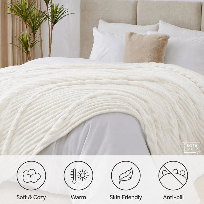 White Flannel Plush Blanket | 150 x 200cm | Fluffy Warm Cosy Throw with Ultra-Soft Fleece + Machine Washable Care | Boston | Bed, Sofa And Couch Blanket | The Sofa Shop (Copy)